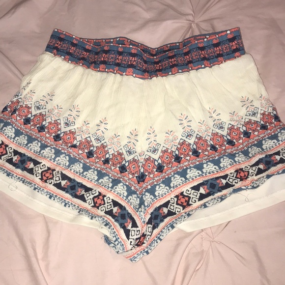 High waisted printed shorts - Picture 3 of 3